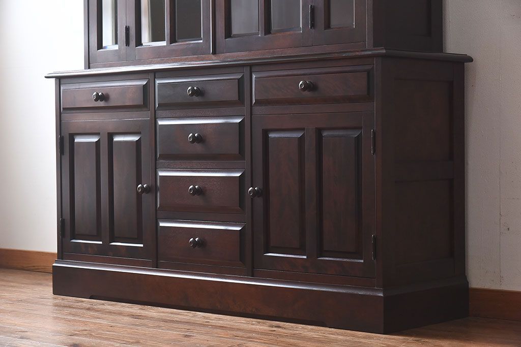 中古　北海道民芸家具　シックな雰囲気漂う大きな重ね食器棚(カップボード、収納棚)