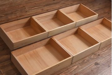 中古　北海道民芸家具　シックな雰囲気漂う大きな重ね食器棚(カップボード、収納棚)