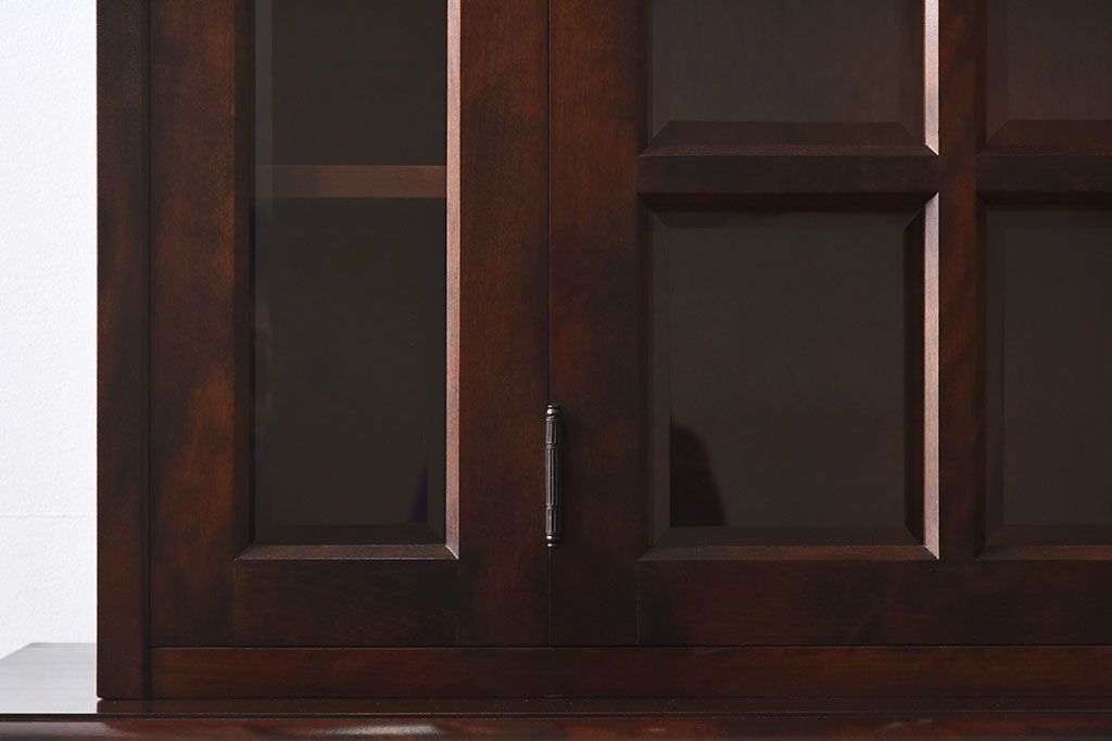 中古　北海道民芸家具　シックな雰囲気漂う大きな重ね食器棚(カップボード、収納棚)