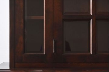 中古　北海道民芸家具　シックな雰囲気漂う大きな重ね食器棚(カップボード、収納棚)