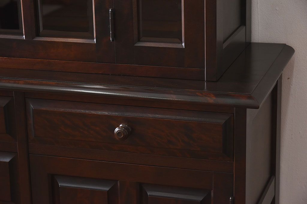 中古　北海道民芸家具　シックな雰囲気漂う大きな重ね食器棚(カップボード、収納棚)