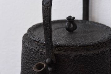 アンティーク雑貨　アンティーク　明治大正期　清光堂造　鹿楓紋鉄瓶