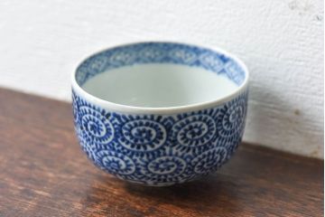 幕末〜明治期　伊万里焼　染付蛸唐草文　湯呑碗(蕎麦猪口、向付)(1)