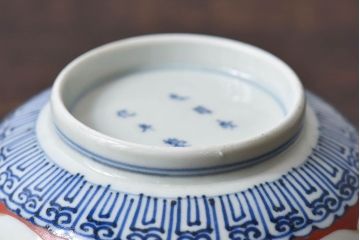 江戸期　大明成化年製　古伊万里　赤絵南蛮図染付　蓋茶碗