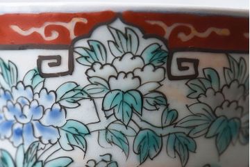 古民具・骨董　江戸期　華やかな古伊万里色絵染付　蕎麦猪口(湯呑、向付)(1)