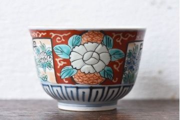 古民具・骨董　江戸期　華やかな古伊万里色絵染付　蕎麦猪口(湯呑、向付)(2)