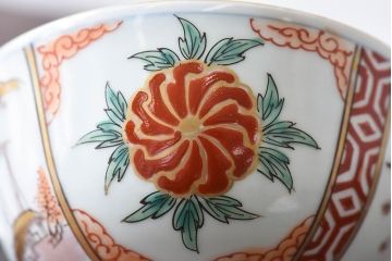 古民具・骨董　江戸期　華やかな古伊万里色絵染付　蓋つき茶碗(2客セット)