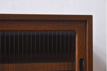 レトロ家具　昭和レトロ　モールガラス戸の小振りなローボード(収納棚・戸棚)