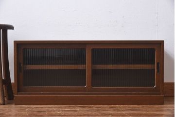 レトロ家具　昭和レトロ　モールガラス戸の小振りなローボード(収納棚・戸棚)