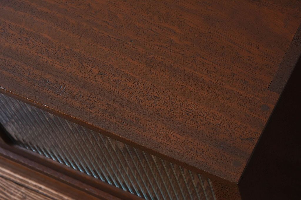 レトロ家具　昭和レトロ　モールガラス戸の小振りなローボード(収納棚・戸棚)