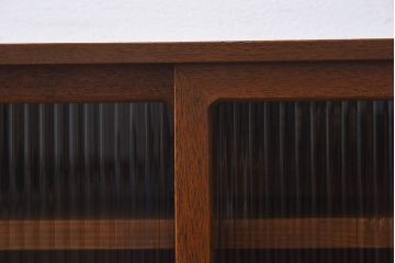 レトロ家具　昭和レトロ　モールガラス戸の小振りなローボード(収納棚・戸棚)