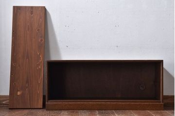 アンティーク家具　和製アンティーク　モールガラス入り　古材の質感が味わい深いローボード(戸棚、収納棚)