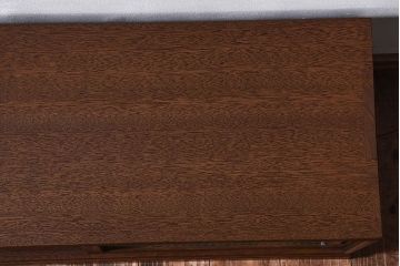 アンティーク家具　和製アンティーク　モールガラス入り　古材の質感が味わい深いローボード(戸棚、収納棚)
