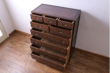 中古　伝統工芸軽井沢彫り　上質な洋服タンス(衣装箪笥、収納棚)