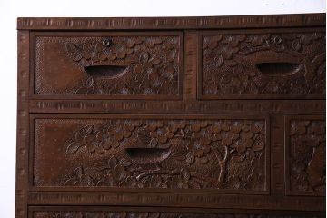 中古　伝統工芸軽井沢彫り　上質な洋服タンス(衣装箪笥、収納棚)