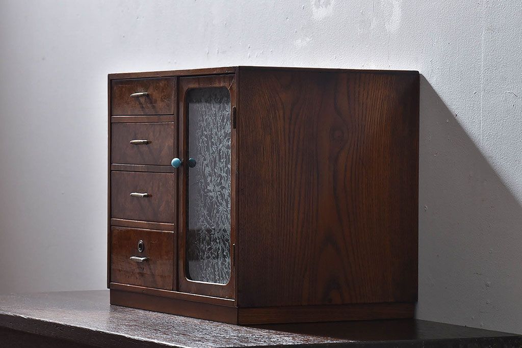 レトロ家具　昭和レトロ　結霜ガラスがおしゃれな扉付き小引き出し(小物収納)