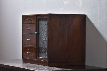 レトロ家具　昭和レトロ　結霜ガラスがおしゃれな扉付き小引き出し(小物収納)
