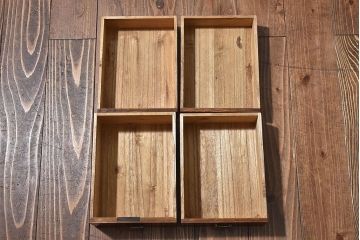 レトロ家具　昭和レトロ　結霜ガラスがおしゃれな扉付き小引き出し(小物収納)