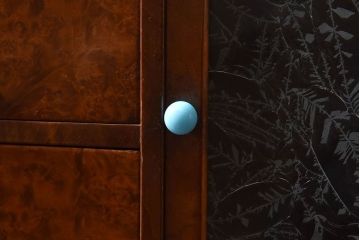 レトロ家具　昭和レトロ　結霜ガラスがおしゃれな扉付き小引き出し(小物収納)