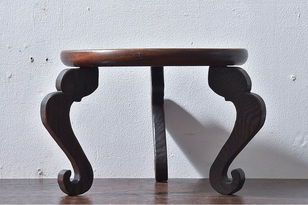 アンティーク雑貨　和製アンティーク　木目と質感が味わい深い総ケヤキ材の花台(飾り台)