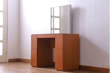 中古　Cassinaixc.(カッシーナイクスシー)　メイクアップドレッサー(鏡台)