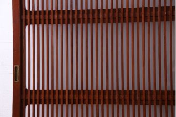 和製アンティーク　裏ガラス入り　艶やかな質感が魅力的なガラス格子戸(引き戸、建具)