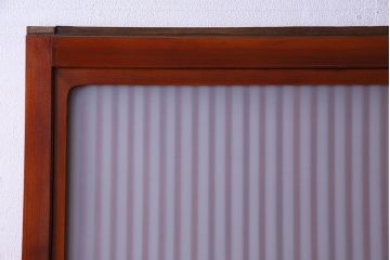 和製アンティーク　裏ガラス入り　艶やかな質感が魅力的なガラス格子戸(引き戸、建具)