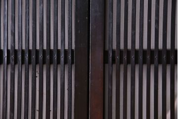 和製アンティーク　腰板欅材　ガラス入り格子戸(引き戸、建具)2枚セット