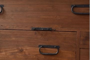 アンティーク家具　和製アンティーク　観音開き戸!下部の棚が便利な時代箪笥サイドボード(チェスト)