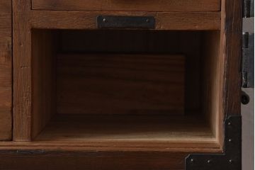 アンティーク家具　和製アンティーク　観音開き戸!下部の棚が便利な時代箪笥サイドボード(チェスト)