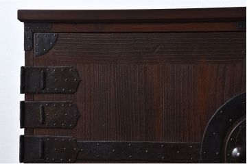 アンティーク家具　和製アンティーク　観音開き戸!下部の棚が便利な時代箪笥サイドボード(チェスト)