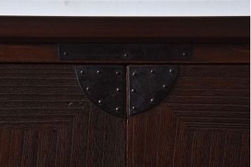 アンティーク家具　和製アンティーク　観音開き戸!下部の棚が便利な時代箪笥サイドボード(チェスト)