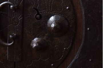 アンティーク家具　和製アンティーク　観音開き戸!下部の棚が便利な時代箪笥サイドボード(チェスト)