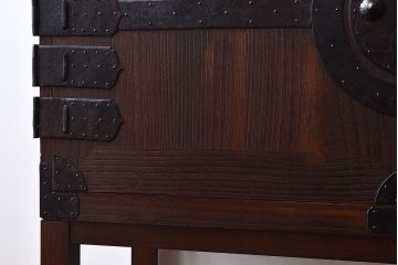 アンティーク家具　和製アンティーク　観音開き戸!下部の棚が便利な時代箪笥サイドボード(チェスト)