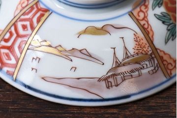古民具・骨董　江戸期　華やかな古伊万里色絵染付　蓋つき茶碗2客セット(1)