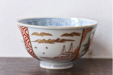 古民具・骨董　江戸期　華やかな古伊万里色絵染付　蓋つき茶碗2客セット(1)