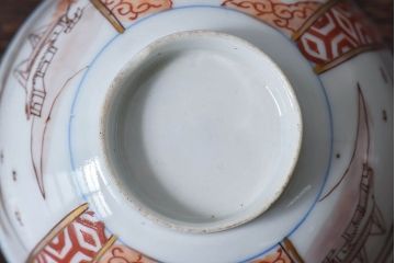 古民具・骨董　江戸期　華やかな古伊万里色絵染付　蓋つき茶碗2客セット(1)