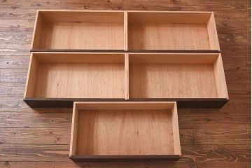 中古　伝統工芸　軽井沢彫り　牡丹の図柄が上品な縦型チェスト(和タンス、引き出し)