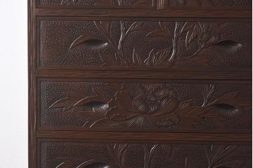 中古　伝統工芸　軽井沢彫り　牡丹の図柄が上品な縦型チェスト(和タンス、引き出し)