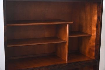 中古　北海道民芸家具　滑らかな質感が美しい和モダンな茶棚(収納棚、戸棚)