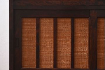 中古　北海道民芸家具　滑らかな質感が美しい和モダンな茶棚(収納棚、戸棚)