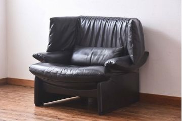 中古美品　Cassinaixc.(カッシーナイクスシー)　PORTOVENERE(ポルトヴェーネル)天然革　1人掛けソファ(定価約67万円)