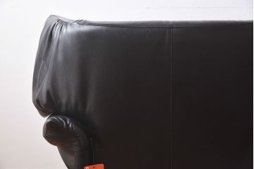 中古美品　Cassinaixc.(カッシーナイクスシー)　PORTOVENERE(ポルトヴェーネル)天然革　1人掛けソファ(定価約67万円)