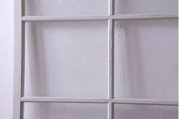 ペイント家具　ダイヤガラス入り　ナチュラルな雰囲気ただようガラス戸(建具、引き戸)