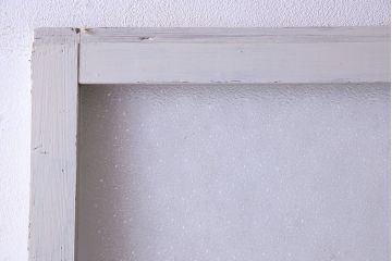 ペイント家具　ダイヤガラス入り　ナチュラルな雰囲気ただようガラス戸(建具、引き戸)
