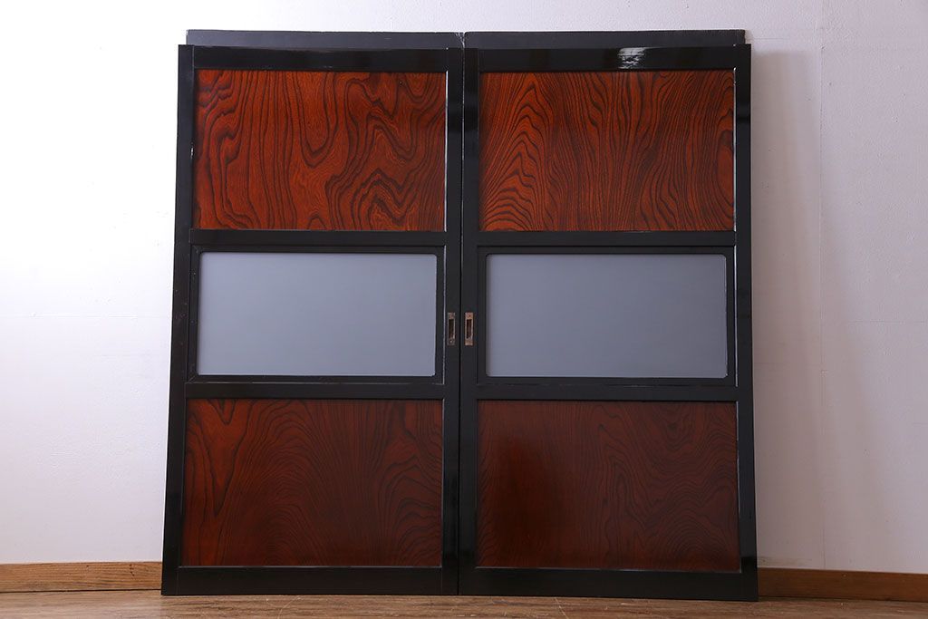 昭和期　ケヤキ材の杢目が存在感を放つガラス帯戸(引き戸、建具)2枚セット