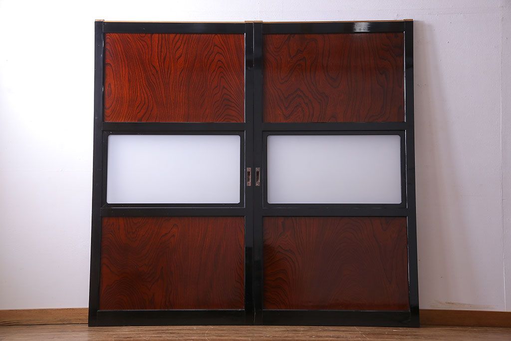 昭和期　ケヤキ材の杢目が存在感を放つガラス帯戸(引き戸、建具)2枚セット