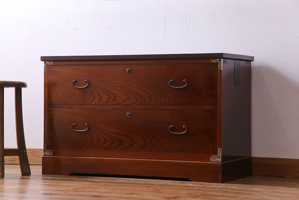 アンティーク家具　昭和期　前面ケヤキ材　漆塗りが美しいタンスローチェスト(引き出し、箪笥)