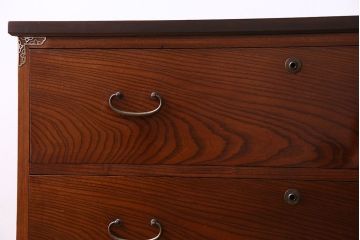 アンティーク家具　昭和期　前面ケヤキ材　漆塗りが美しいタンスローチェスト(引き出し、箪笥)