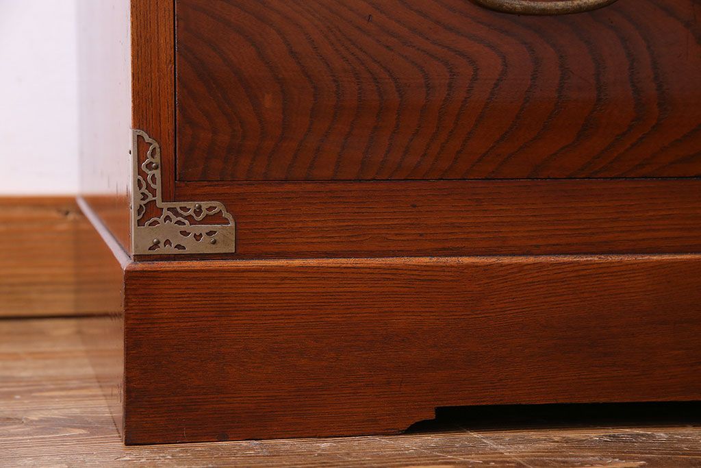 アンティーク家具　昭和期　前面ケヤキ材　漆塗りが美しいタンスローチェスト(引き出し、箪笥)